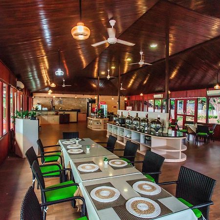 Sylvia Hotel & Resort Komodo Labuan Bajo Kültér fotó