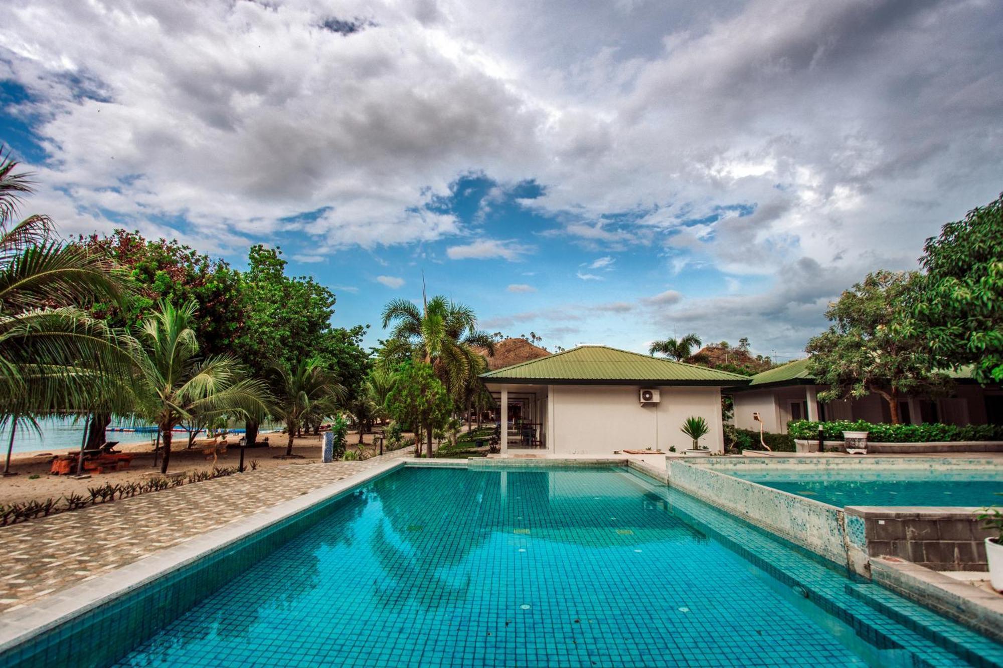 Sylvia Hotel & Resort Komodo Labuan Bajo Kültér fotó